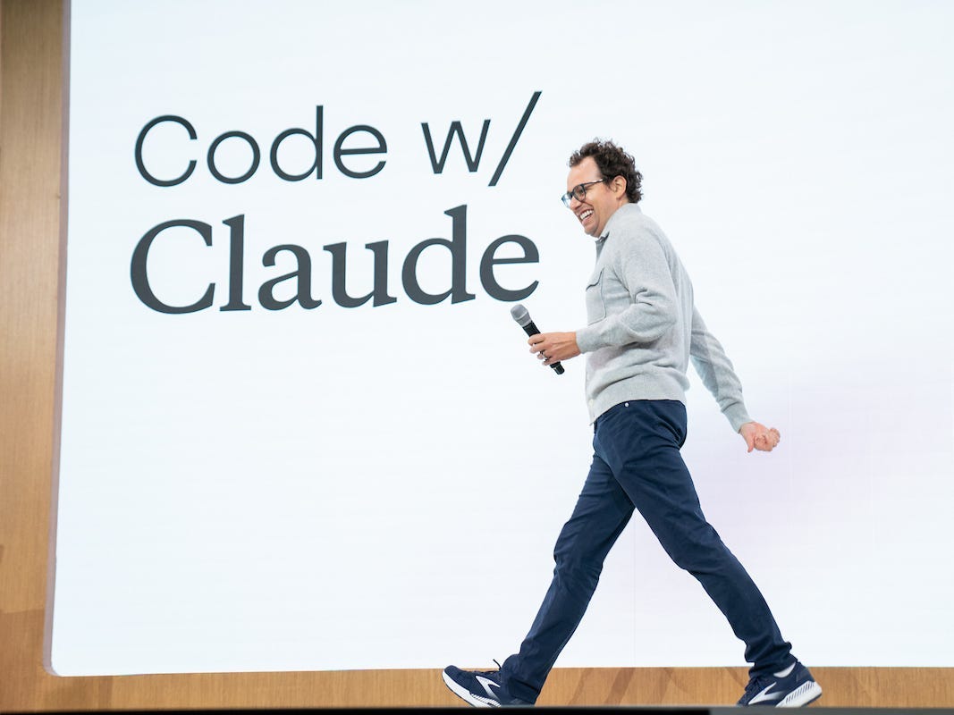 @claudeai giới thiệu 'agent view' mới trong Claude Code, giúp quản lý tất cả phiên làm việc